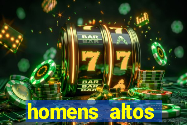 homens altos sarados pelados