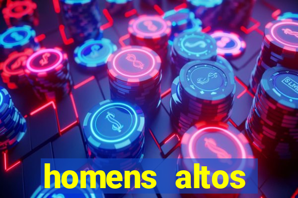 homens altos sarados pelados