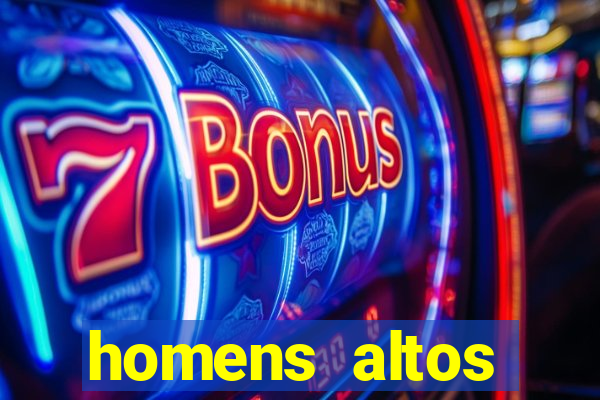 homens altos sarados pelados