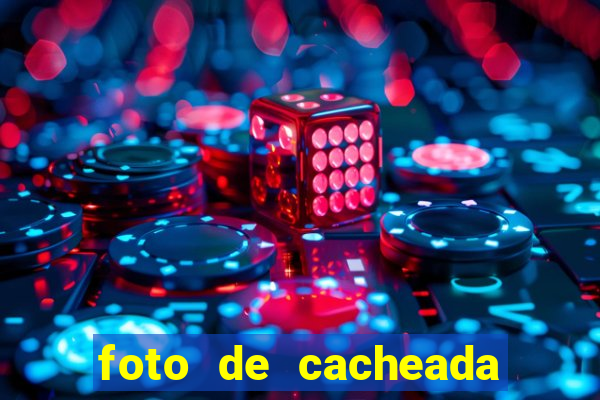 foto de cacheada no espelho